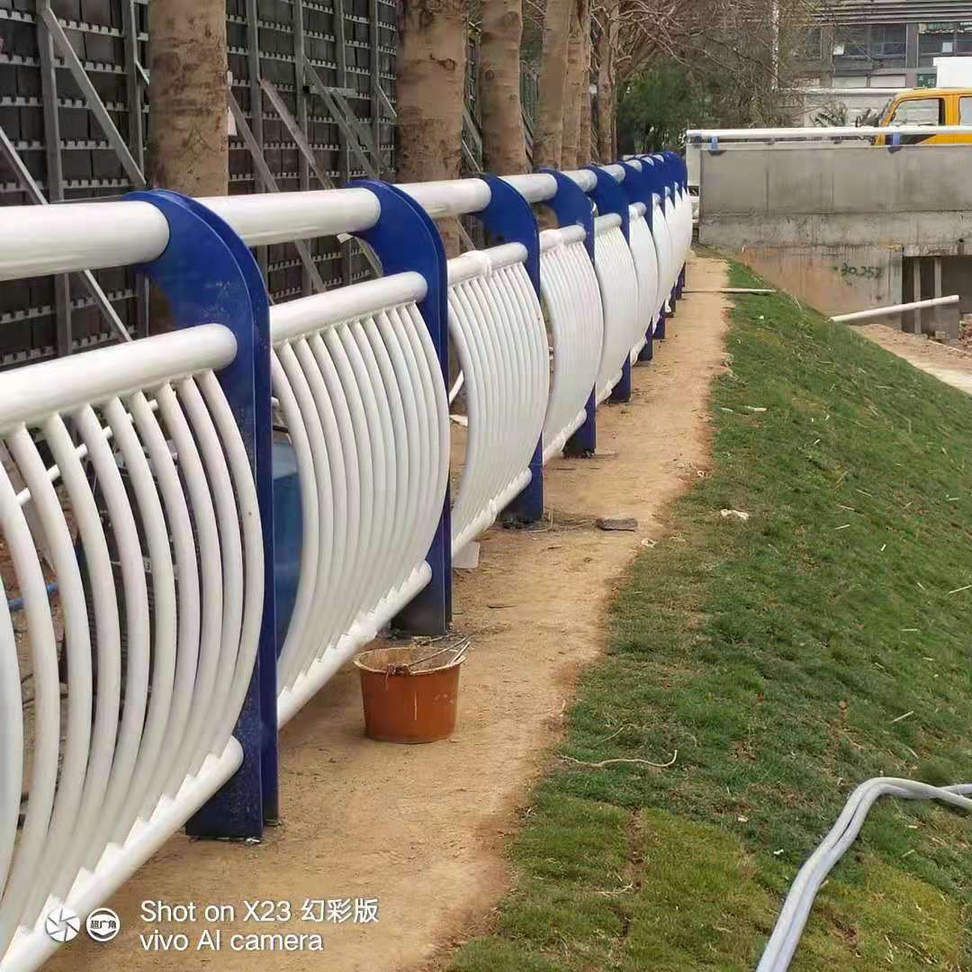 東莞河堤護欄廠家定做批發(fā)